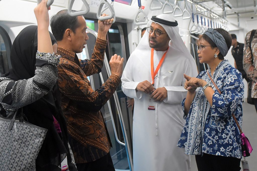 Peringati HUT Ke-56 ASEAN, Presiden Jokowi Ajak Para Dubes Naik MRT